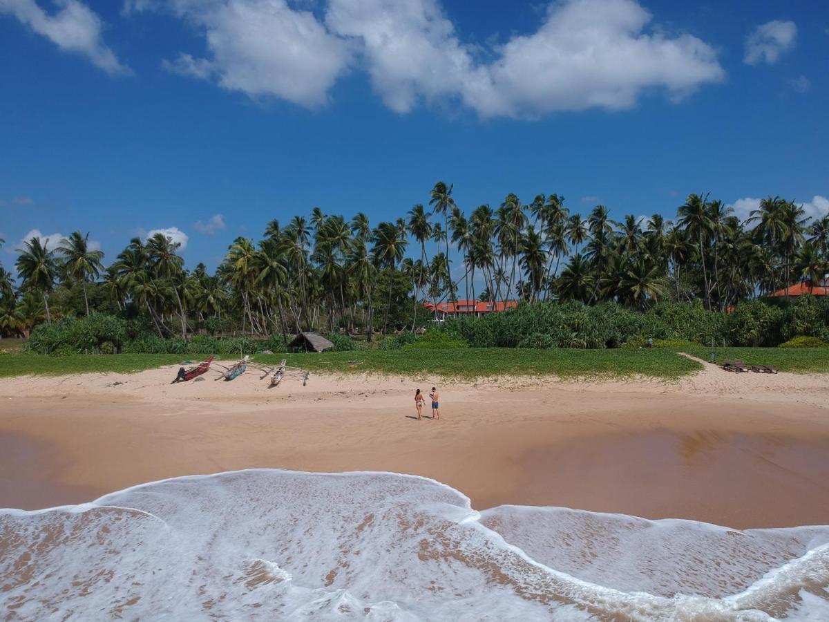 Green Parrot Beach Resort Тангале Екстериор снимка