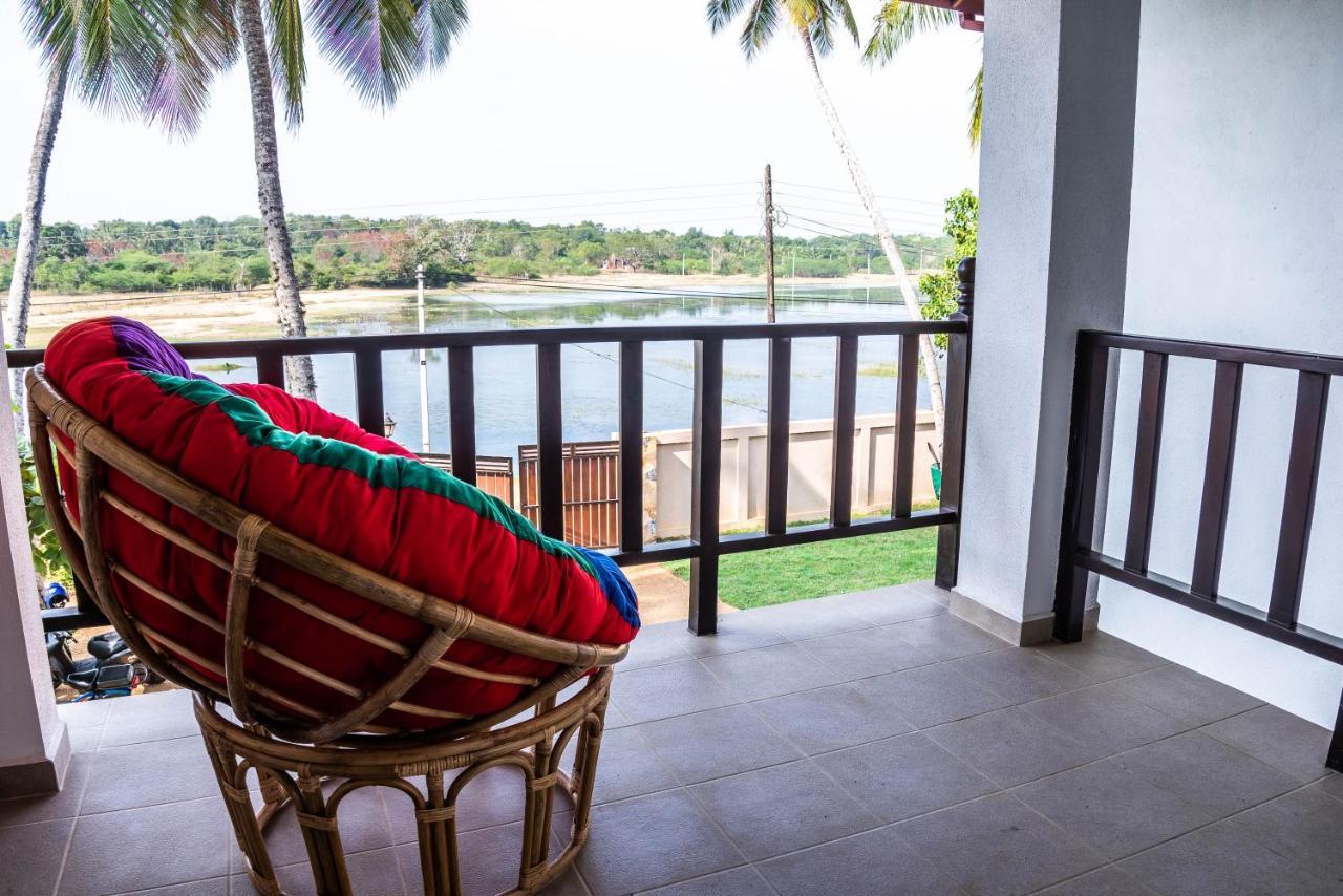 Green Parrot Beach Resort Тангале Екстериор снимка