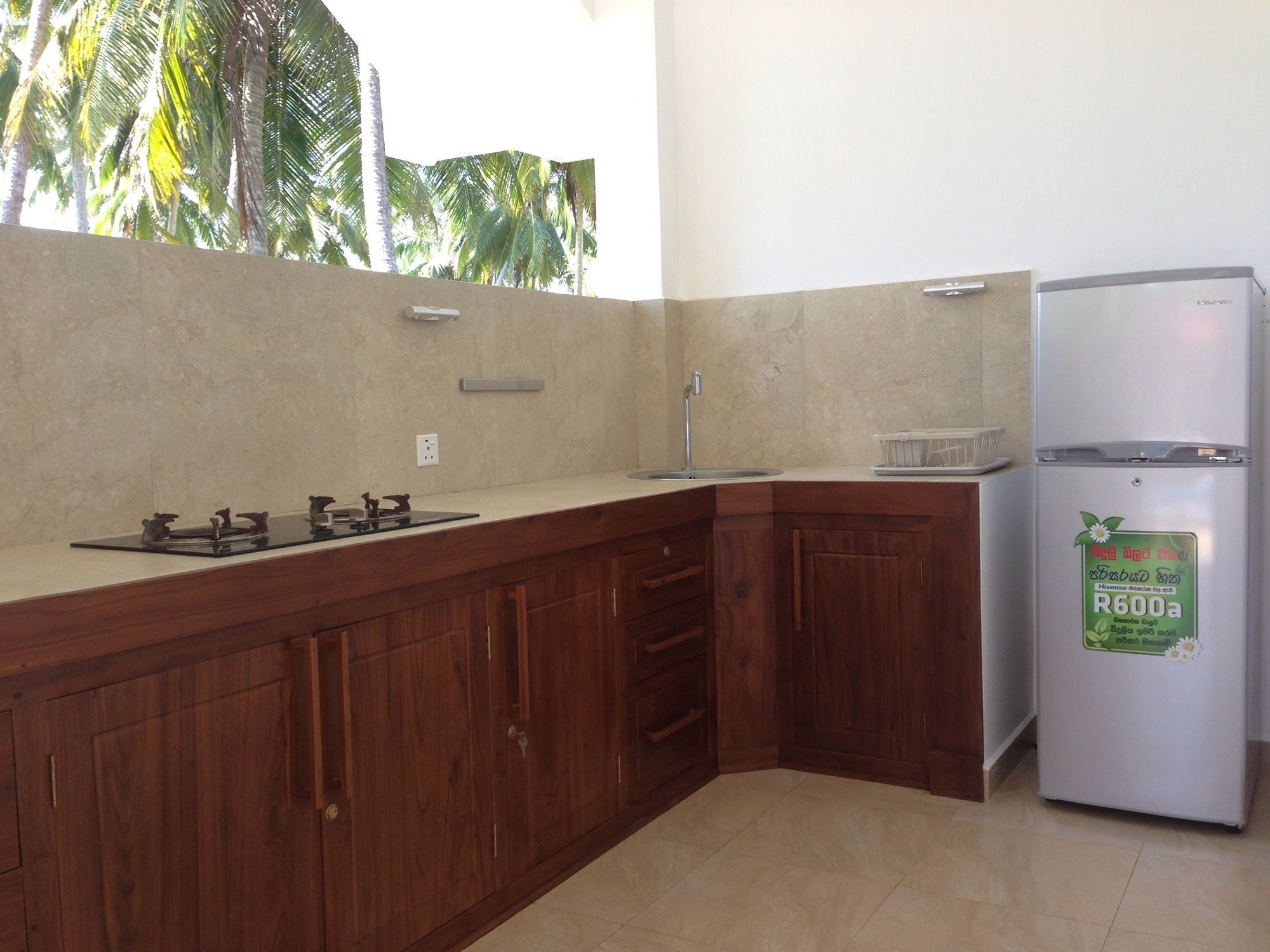 Green Parrot Beach Resort Тангале Екстериор снимка