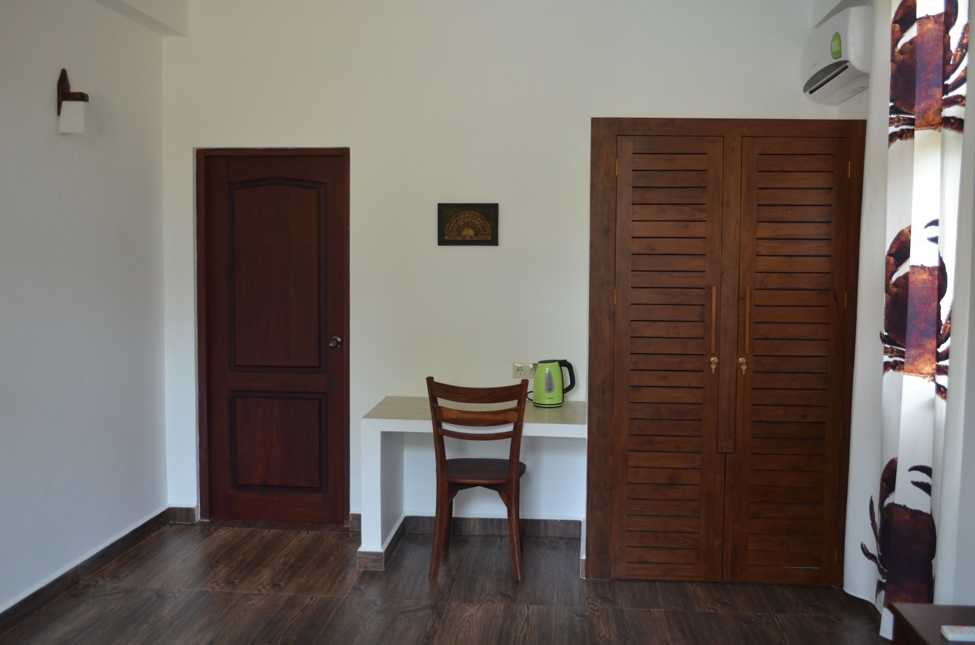 Green Parrot Beach Resort Тангале Екстериор снимка